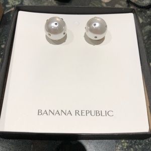 Banana Republic Pearl w/ diamonds earring studs